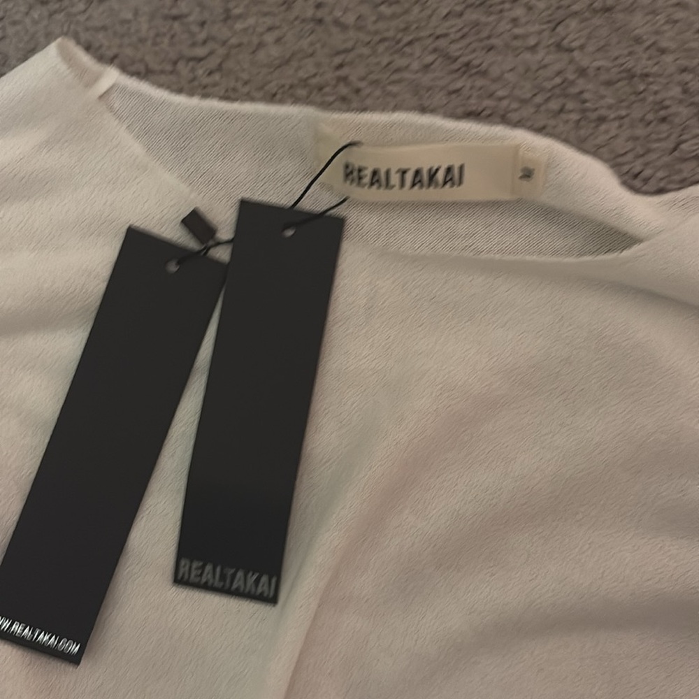 White Long Sleeve Realtakai - Picture 2 of 2